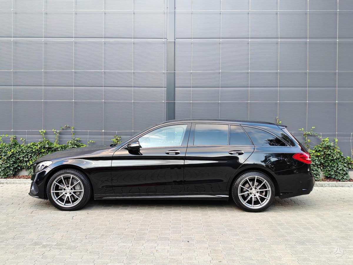 Mercedes-Benz C300 - 12