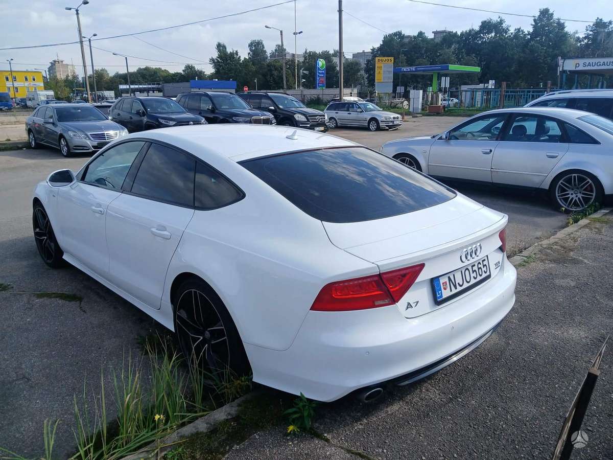 Audi A7, Хэтчбек