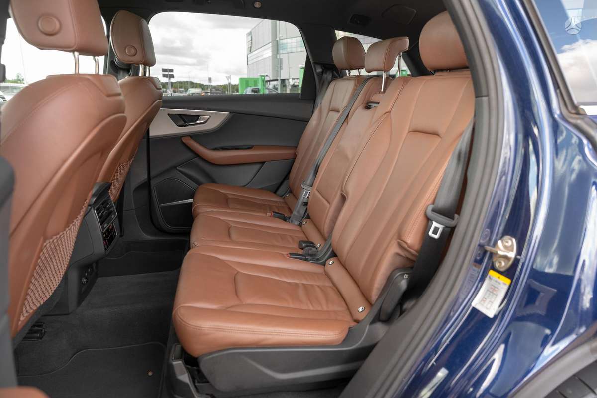 Audi Q7 - 10