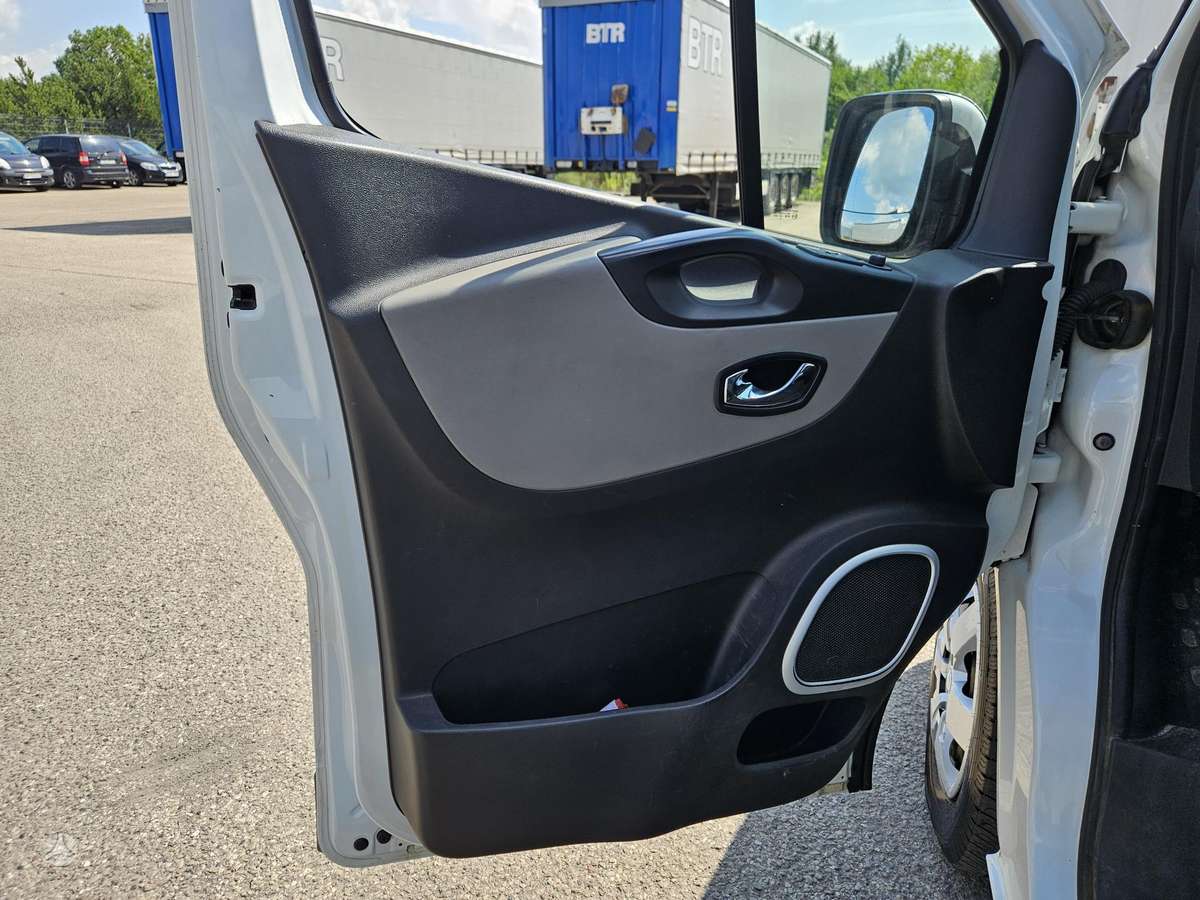 Renault Trafic - 8