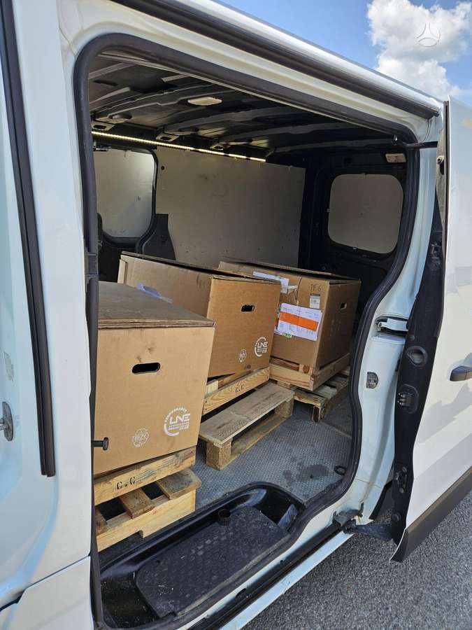 Renault Trafic - 12