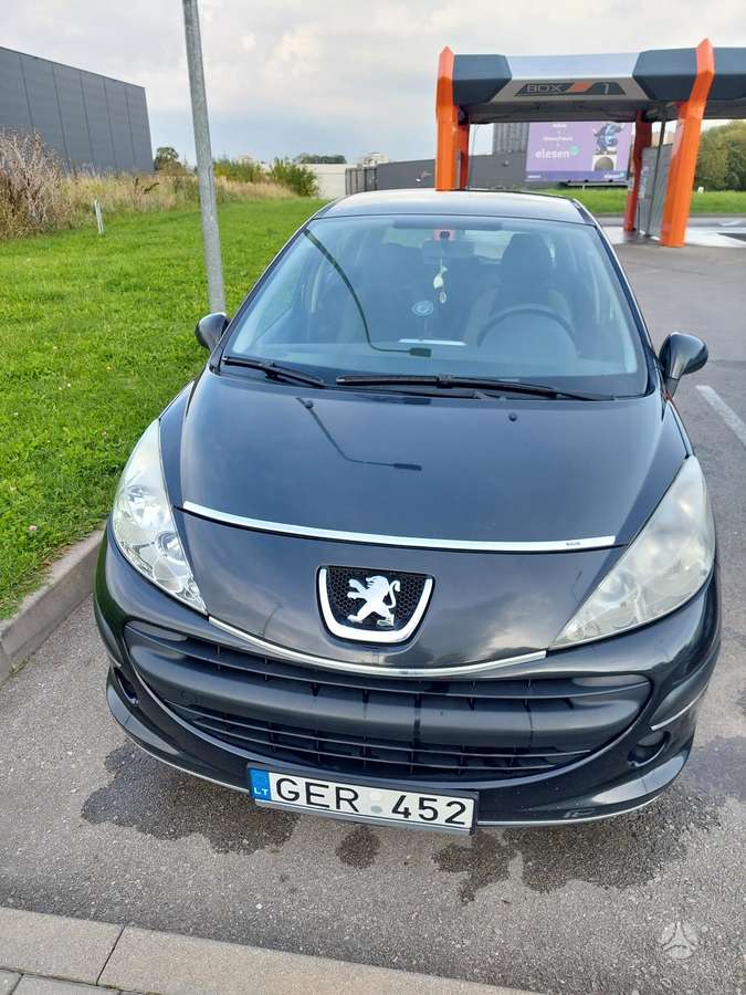 Peugeot 207 - 1
