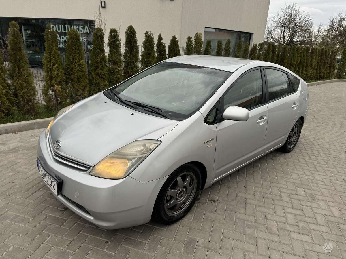Toyota Prius - 1