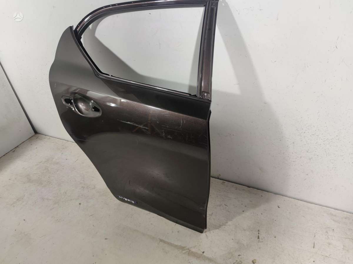 Lexus CT 200h doors
