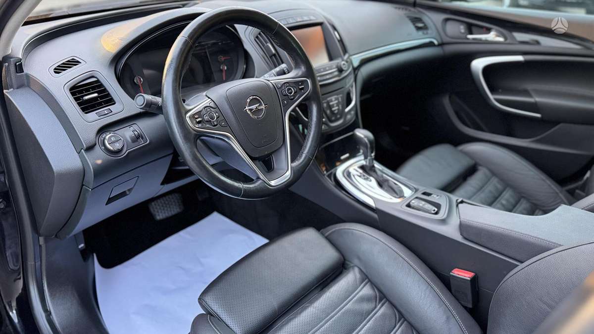 Opel Insignia - 12