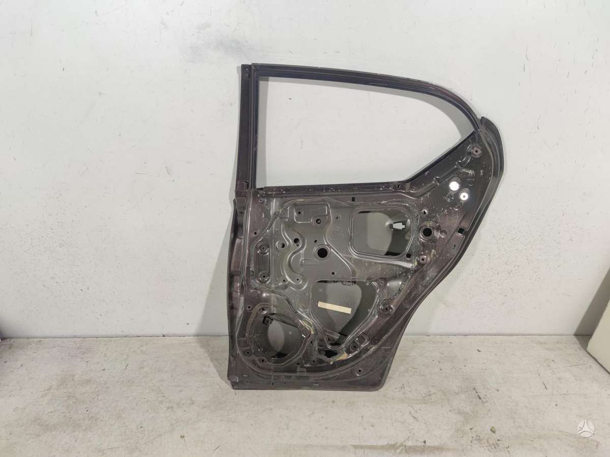 Lexus CT 200h doors