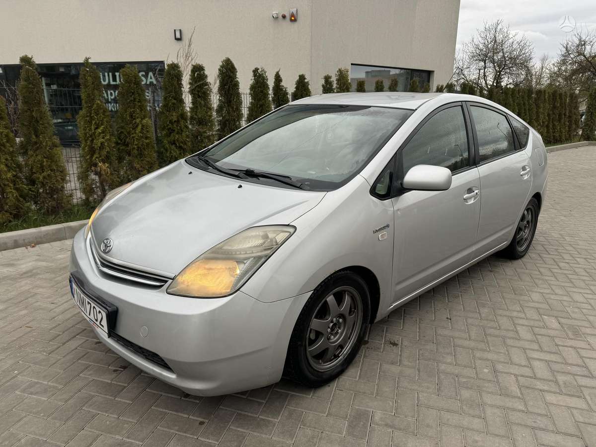 Toyota Prius - 3