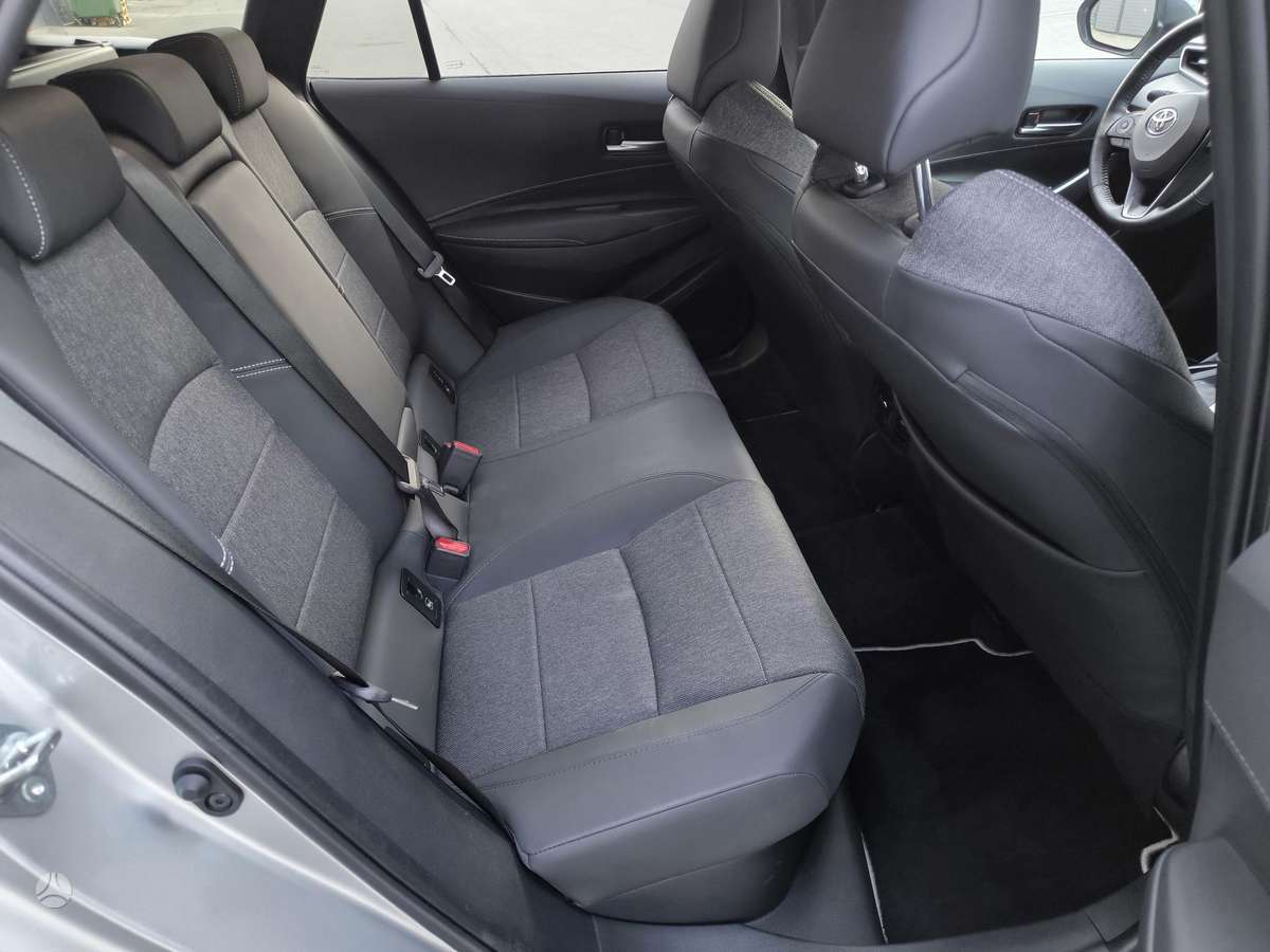 Toyota Corolla - 10