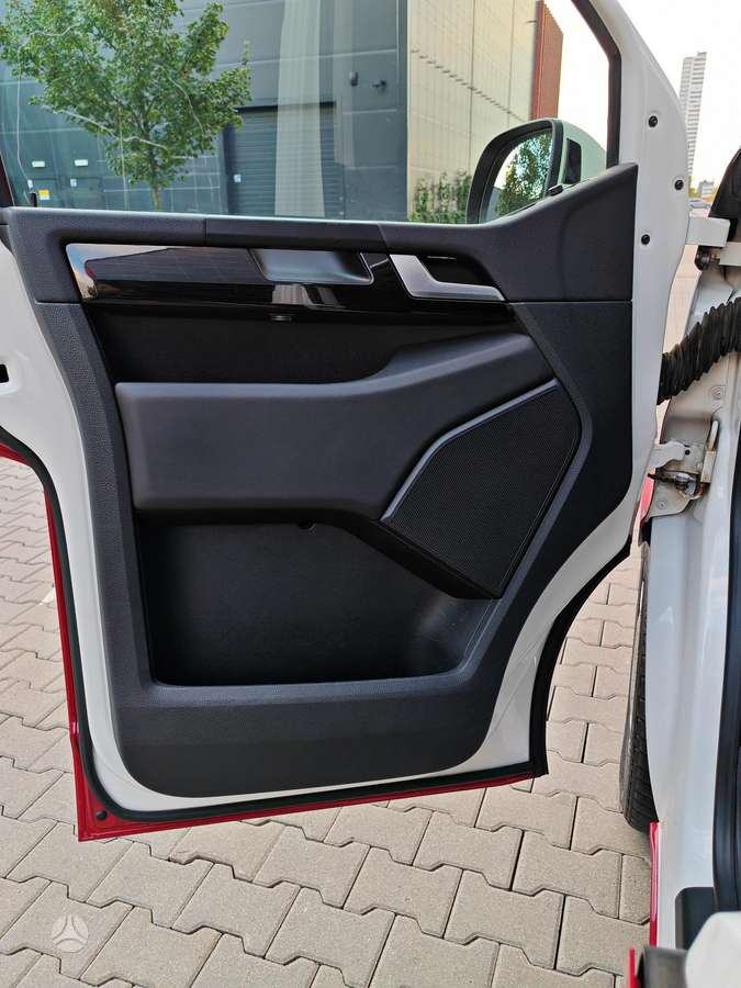 Volkswagen Multivan, 2.0 l., Минивэн
