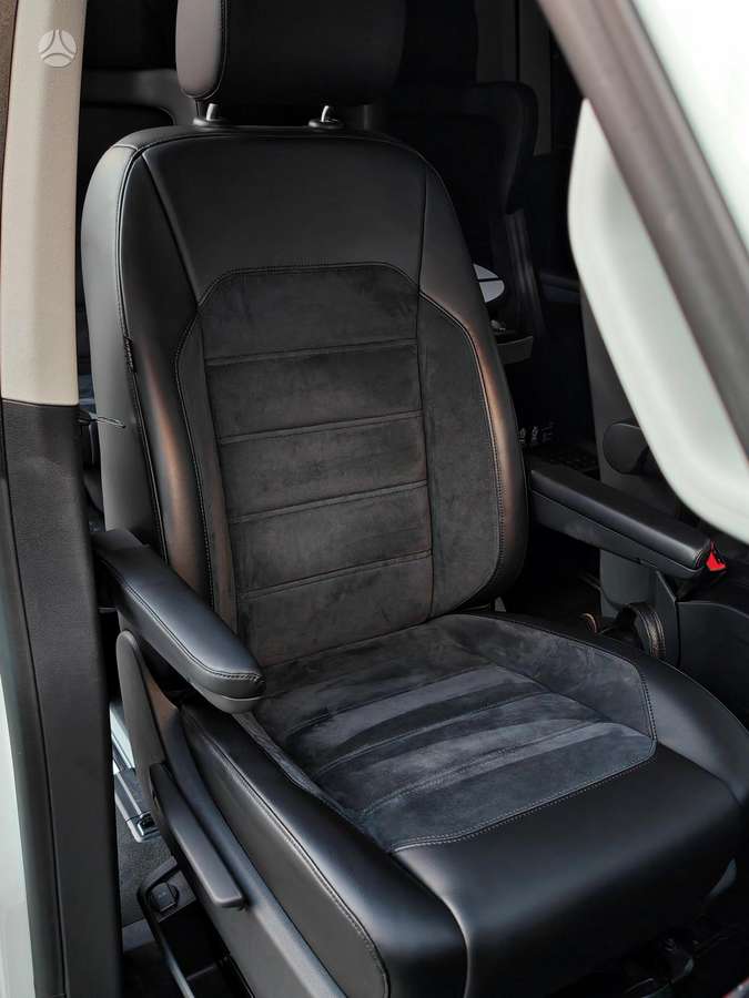 Volkswagen Multivan, 2.0 l., Минивэн