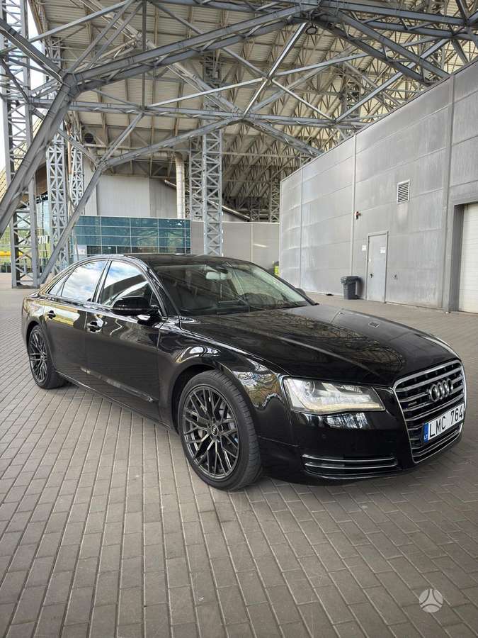 Audi A8 - 1