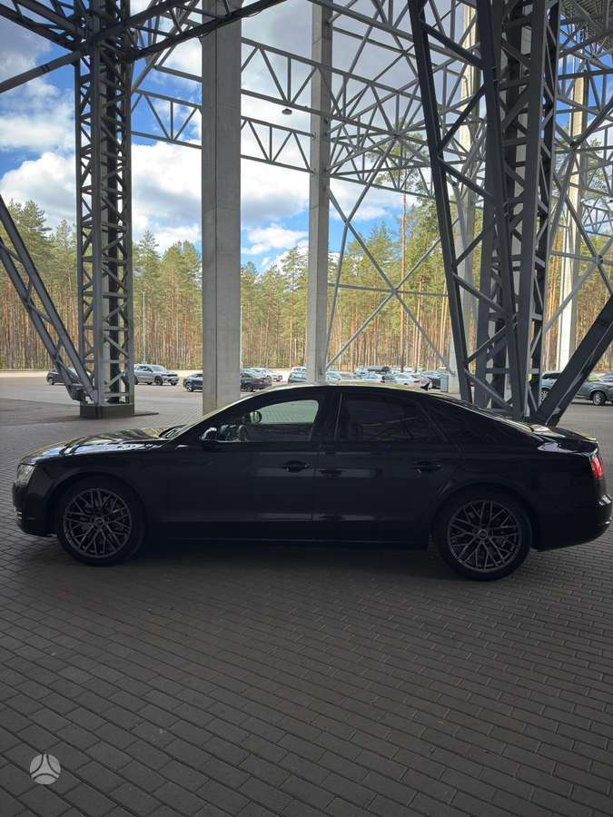 Audi A8 - 6