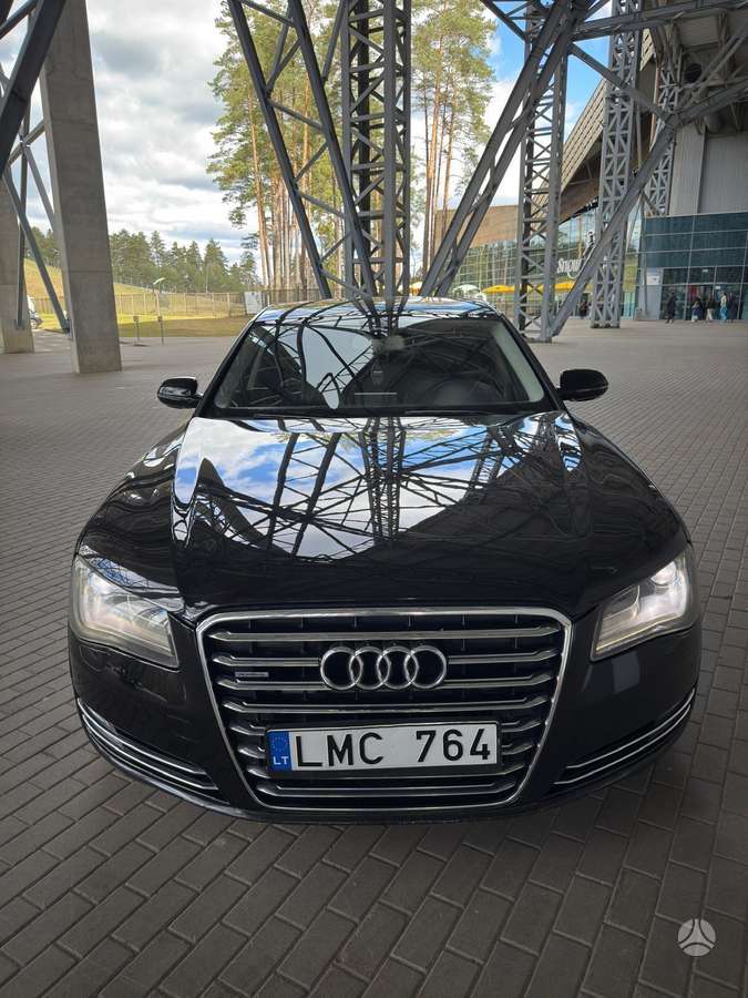 Audi A8 - 8