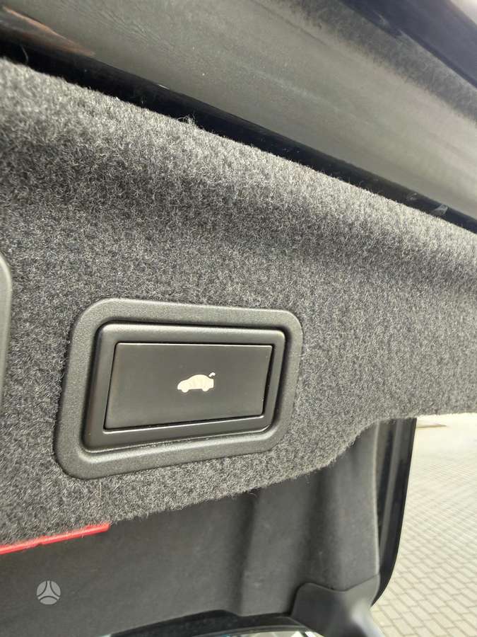 Audi A8, 4.1 l., Седан