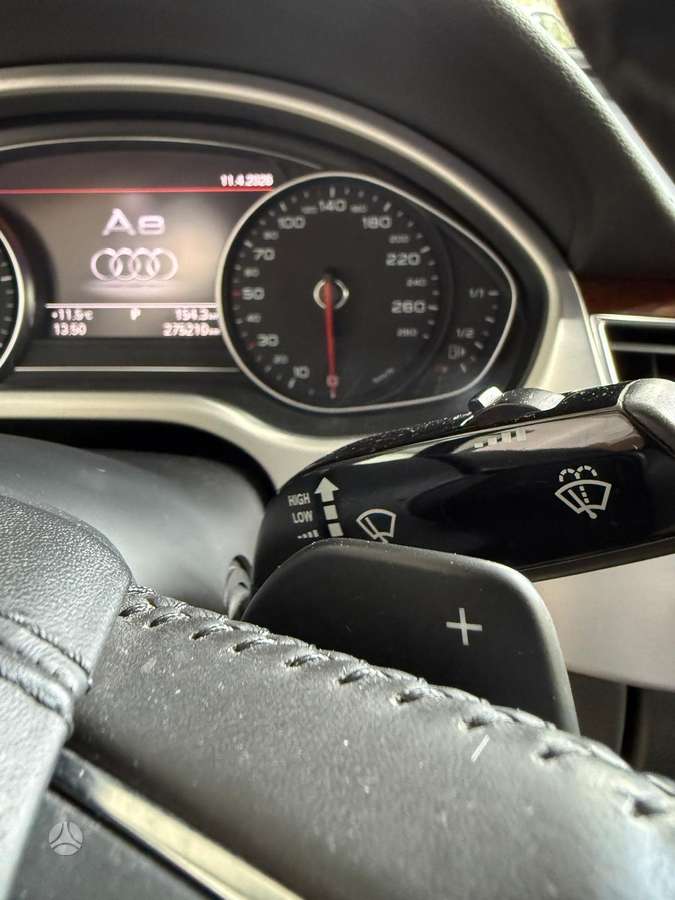 Audi A8, 4.1 l., Седан