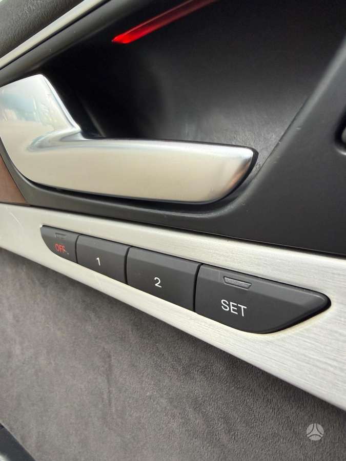 Audi A8, 4.1 l., Седан