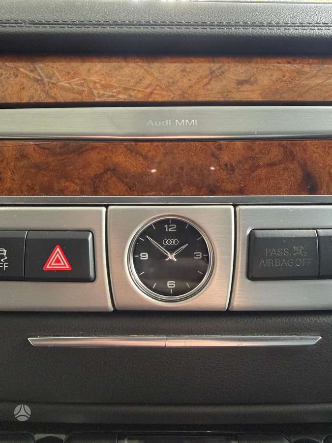 Audi A8, 4.1 l., Седан