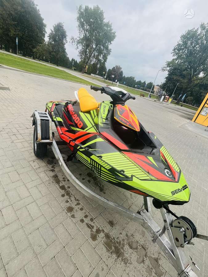 Sea-Doo Spark 2UP, водные мотоциклы