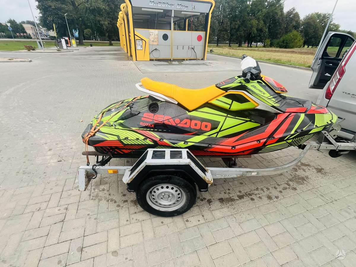 Sea-Doo Spark 2UP, jet skis
