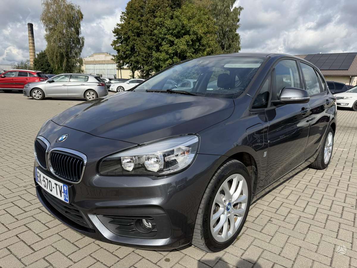BMW 225 Active Tourer - 2