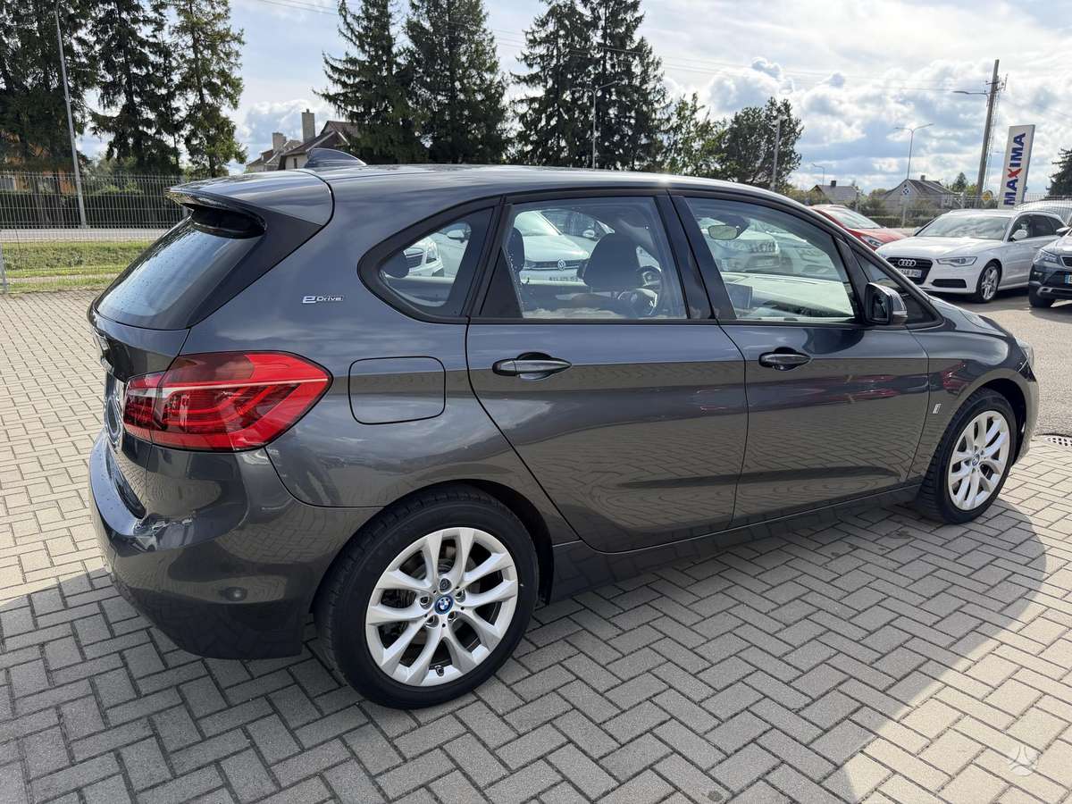 BMW 225 Active Tourer - 8