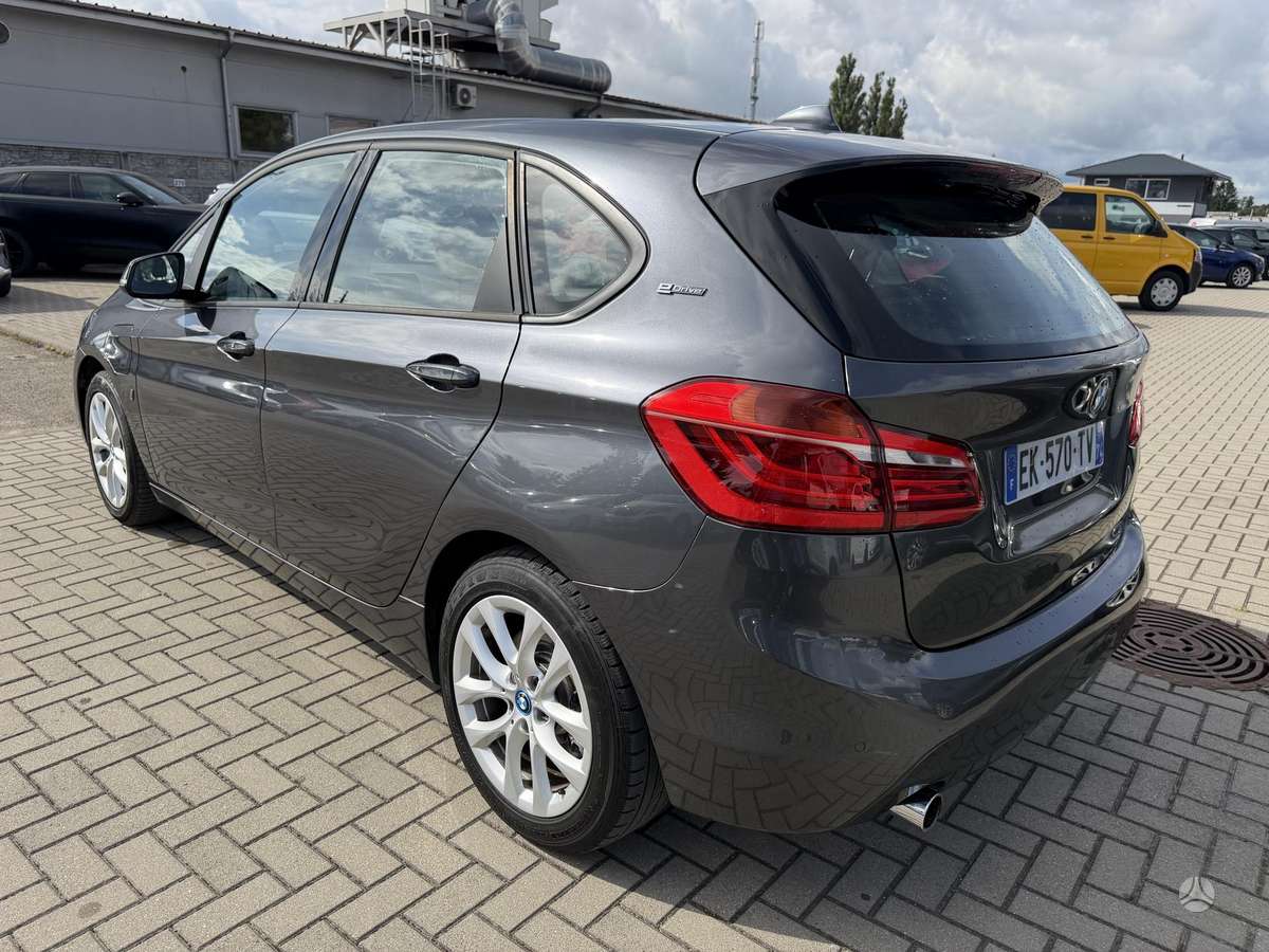 BMW 225 Active Tourer - 9