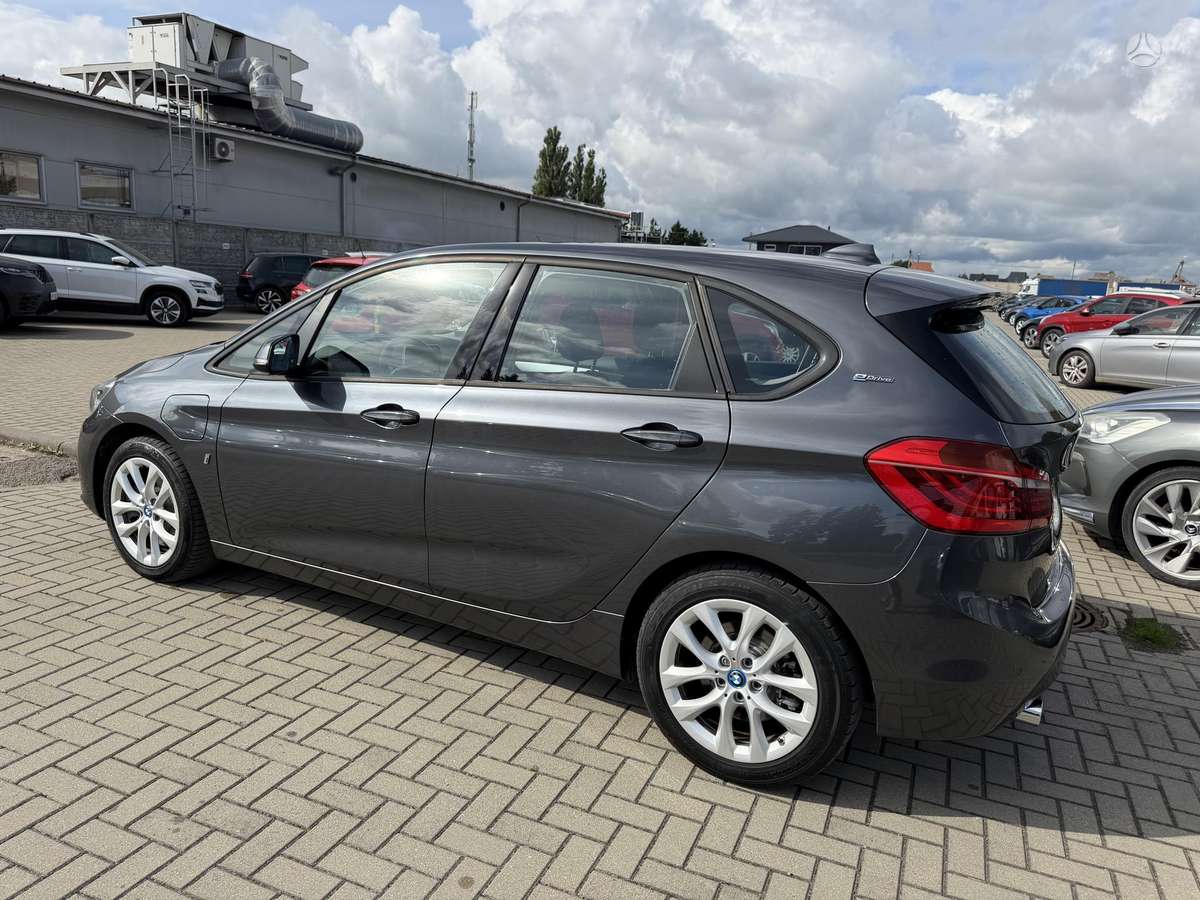 BMW 225 Active Tourer - 10