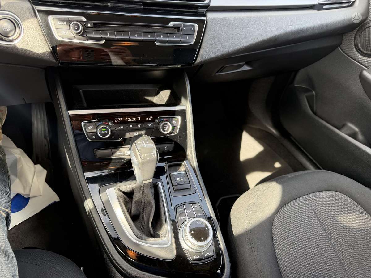 BMW 225 Active Tourer - 12