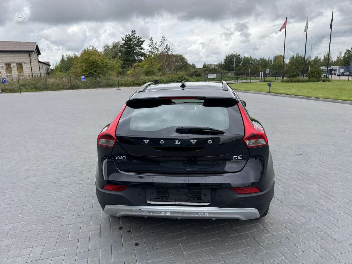 Volvo V40 Cross Country - 3