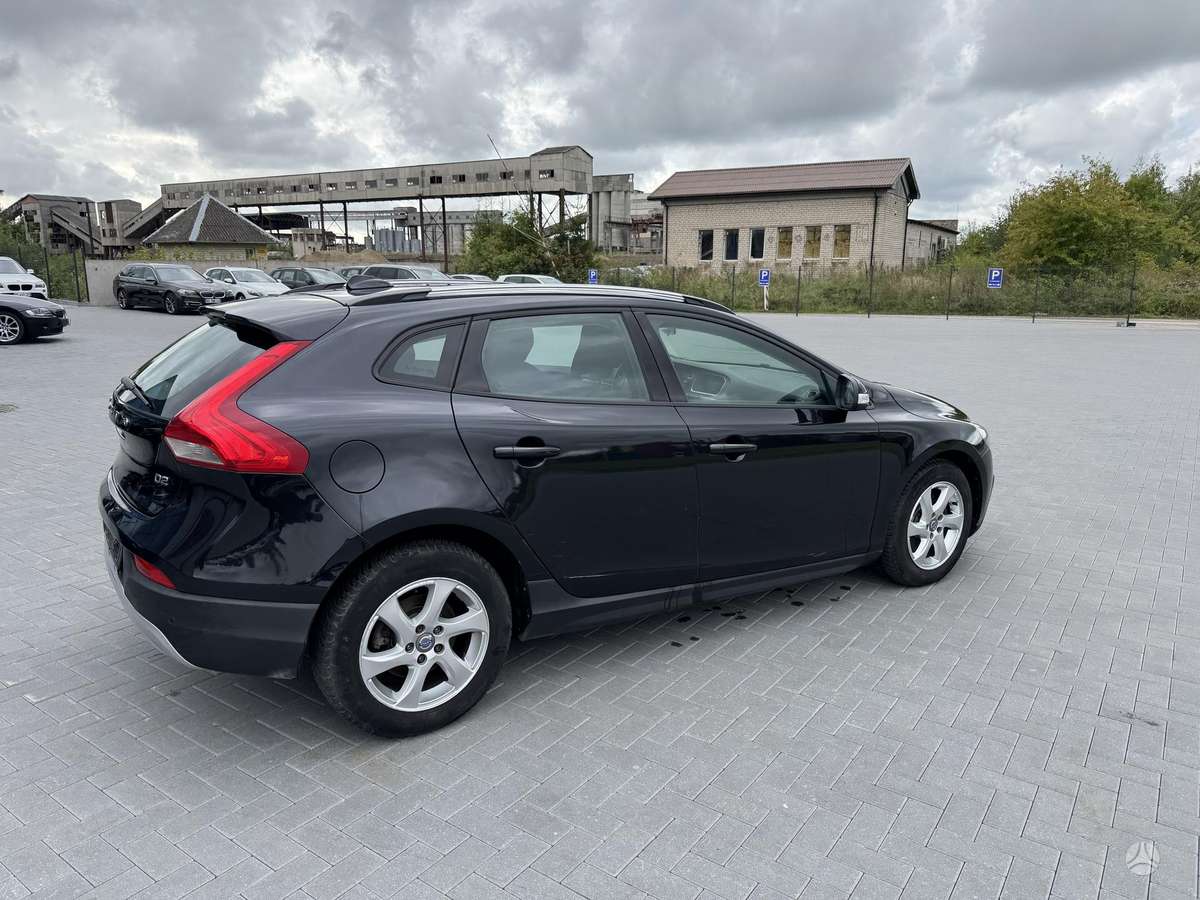 Volvo V40 Cross Country - 4
