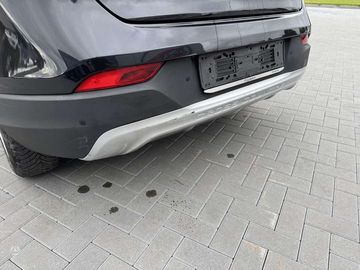 Volvo V40 Cross Country - 9