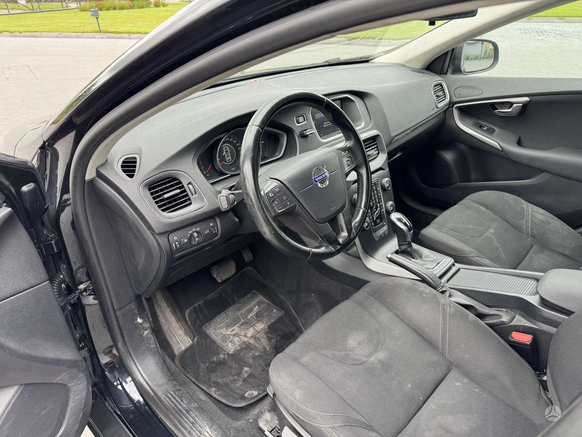Volvo V40 Cross Country - 11