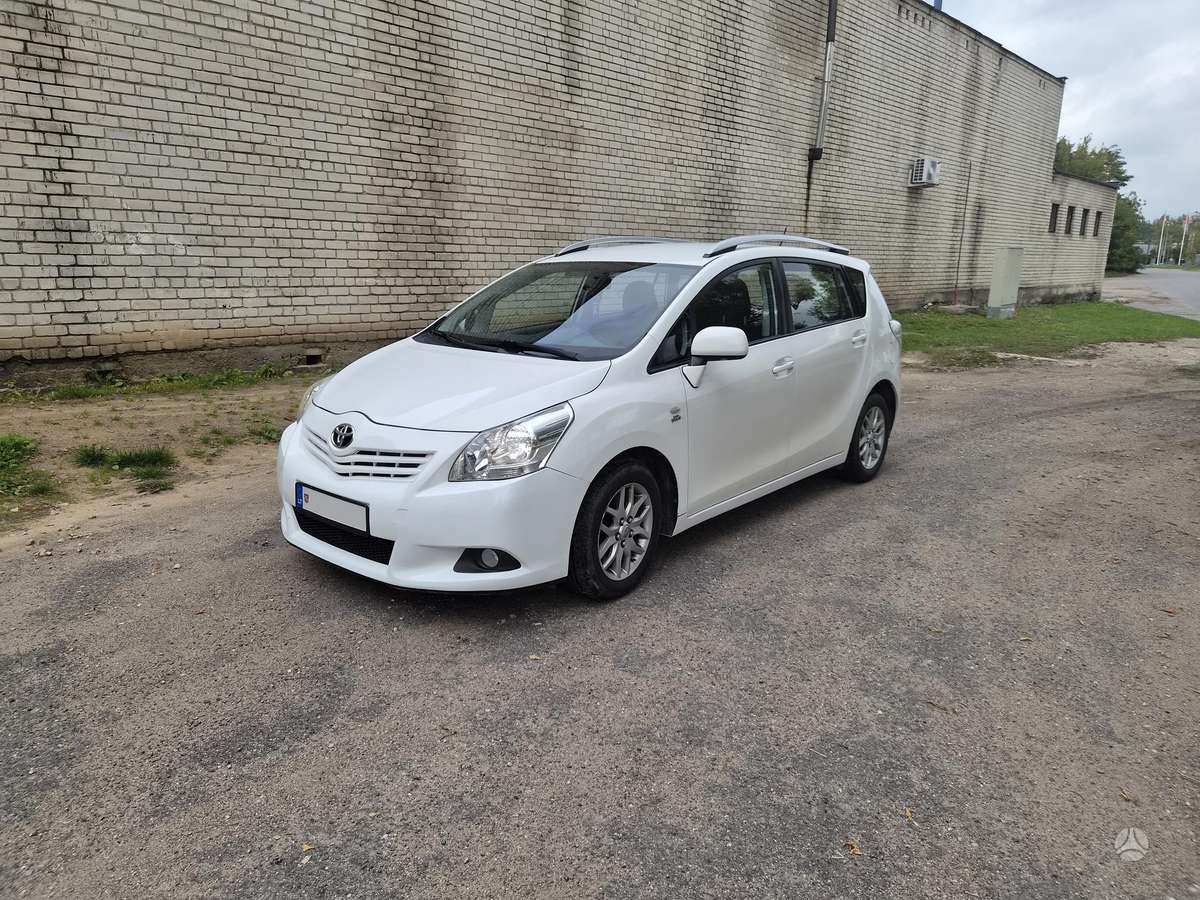 Toyota Verso - 1