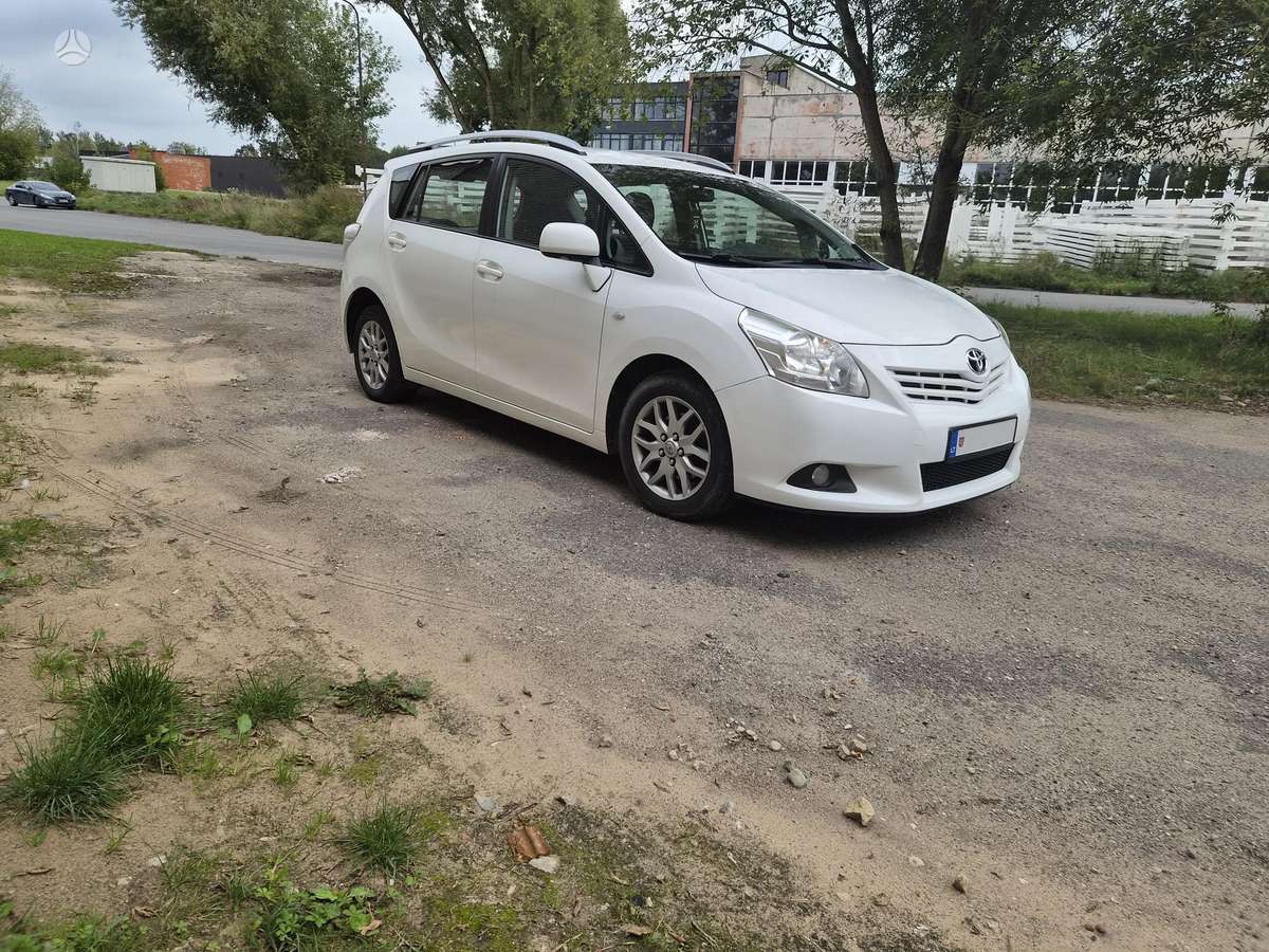 Toyota Verso - 3