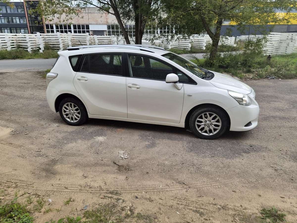 Toyota Verso - 4