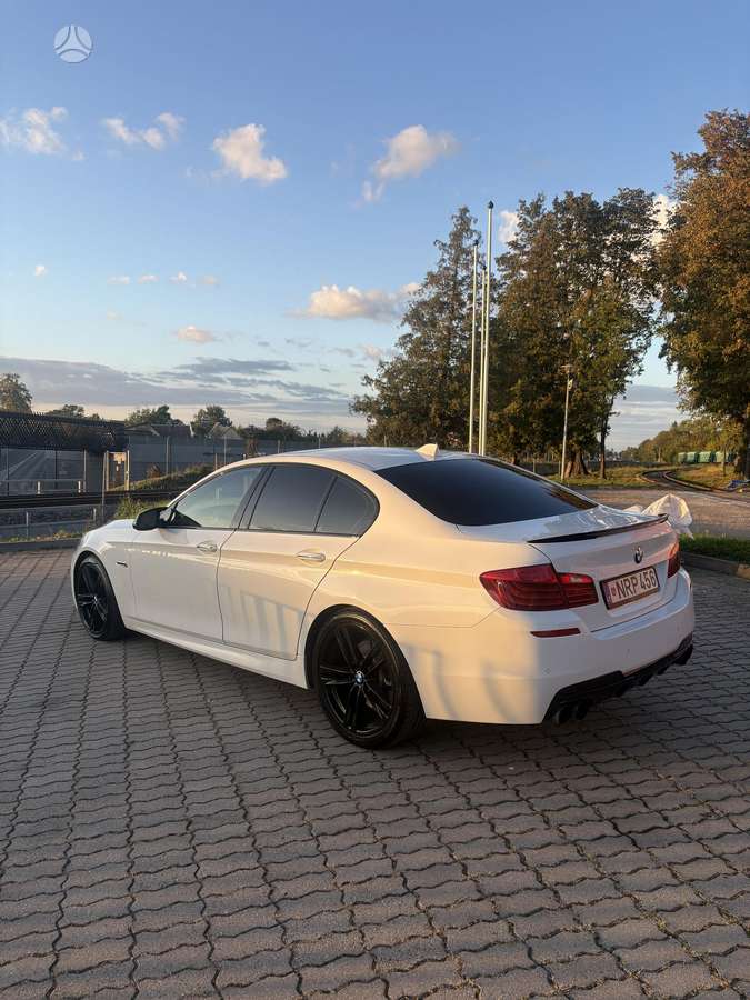 BMW 550, 4.4 l., Седан