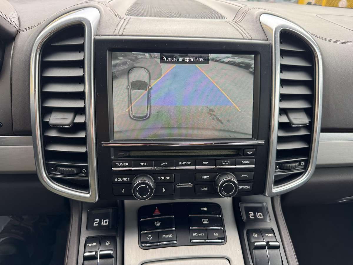 Porsche Cayenne - 12