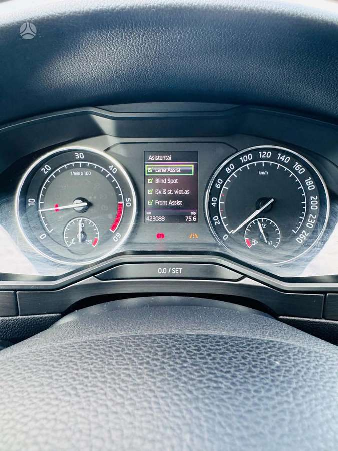 Škoda Superb - 8