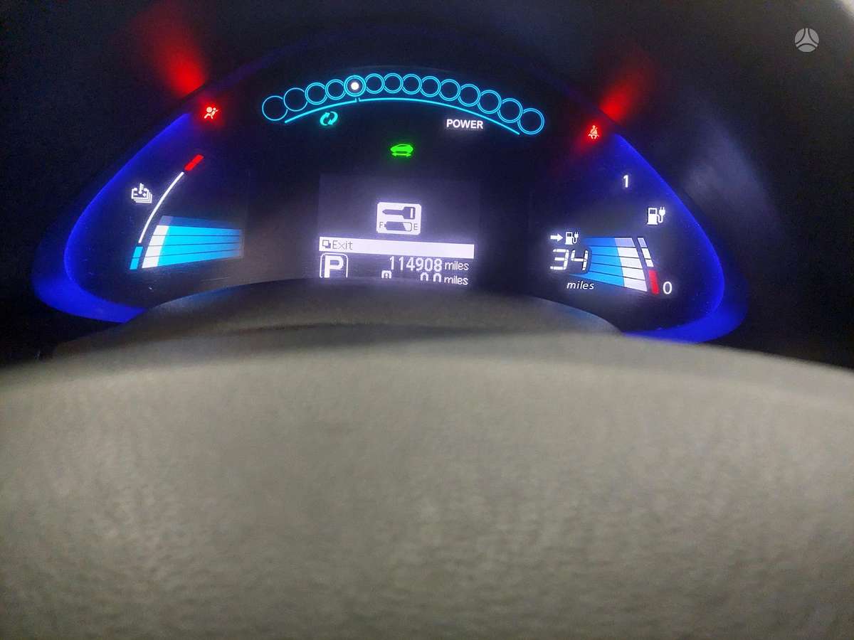 Nissan Leaf, hatchback