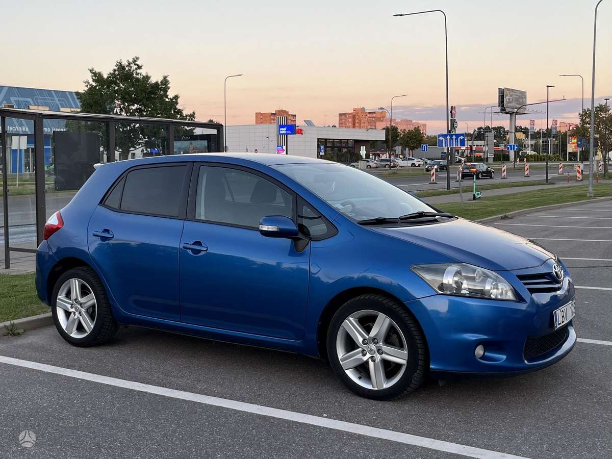 Toyota Auris - 1
