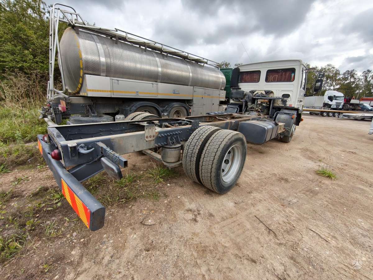 Volvo FL180, cab-chassis trucks