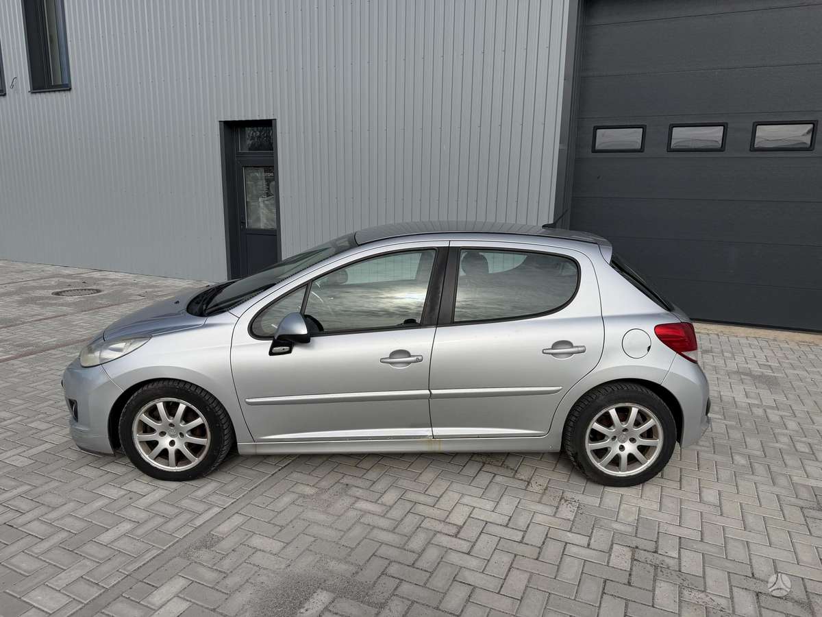 Peugeot 207 - 3