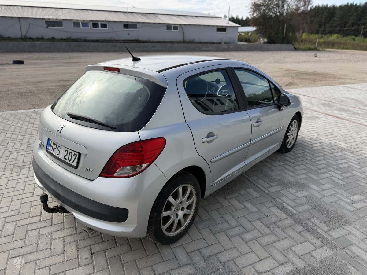 Peugeot 207 - 6