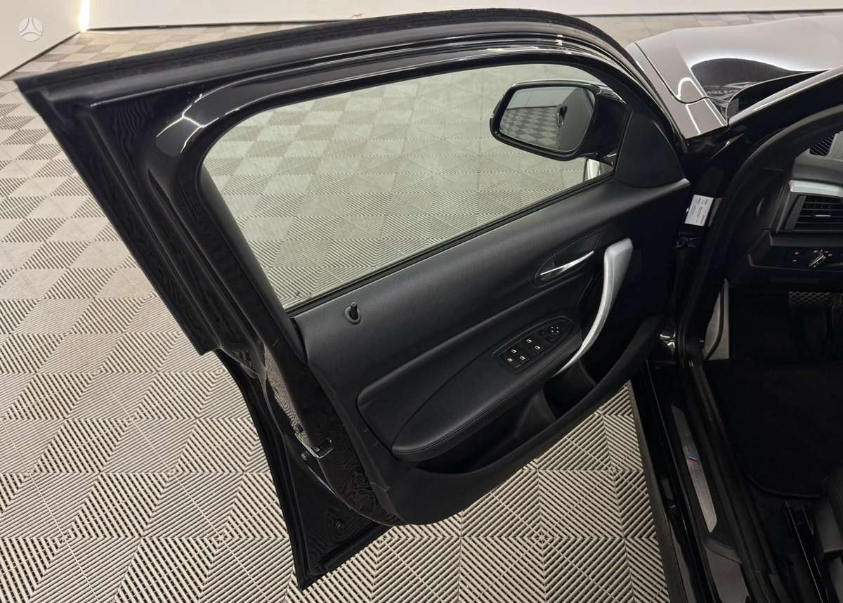 BMW 120, 2.0 l., Хэтчбек