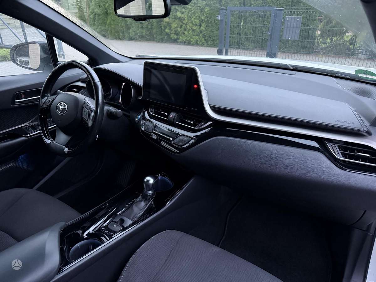 Toyota C-HR - 7