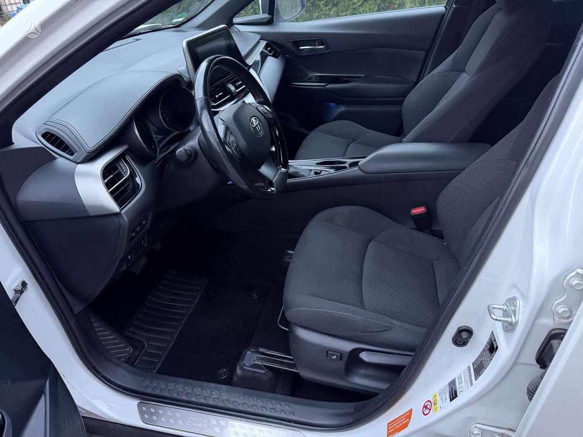 Toyota C-HR - 10