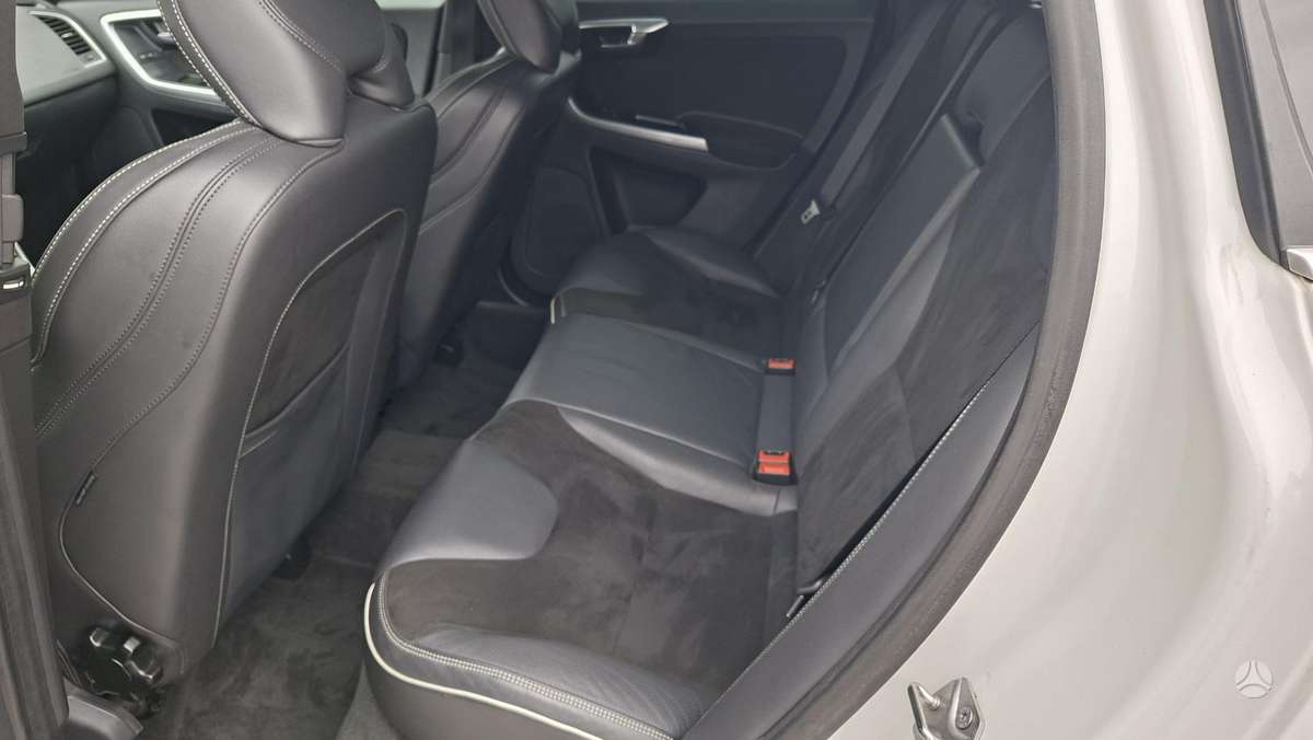Volvo XC60 - 10