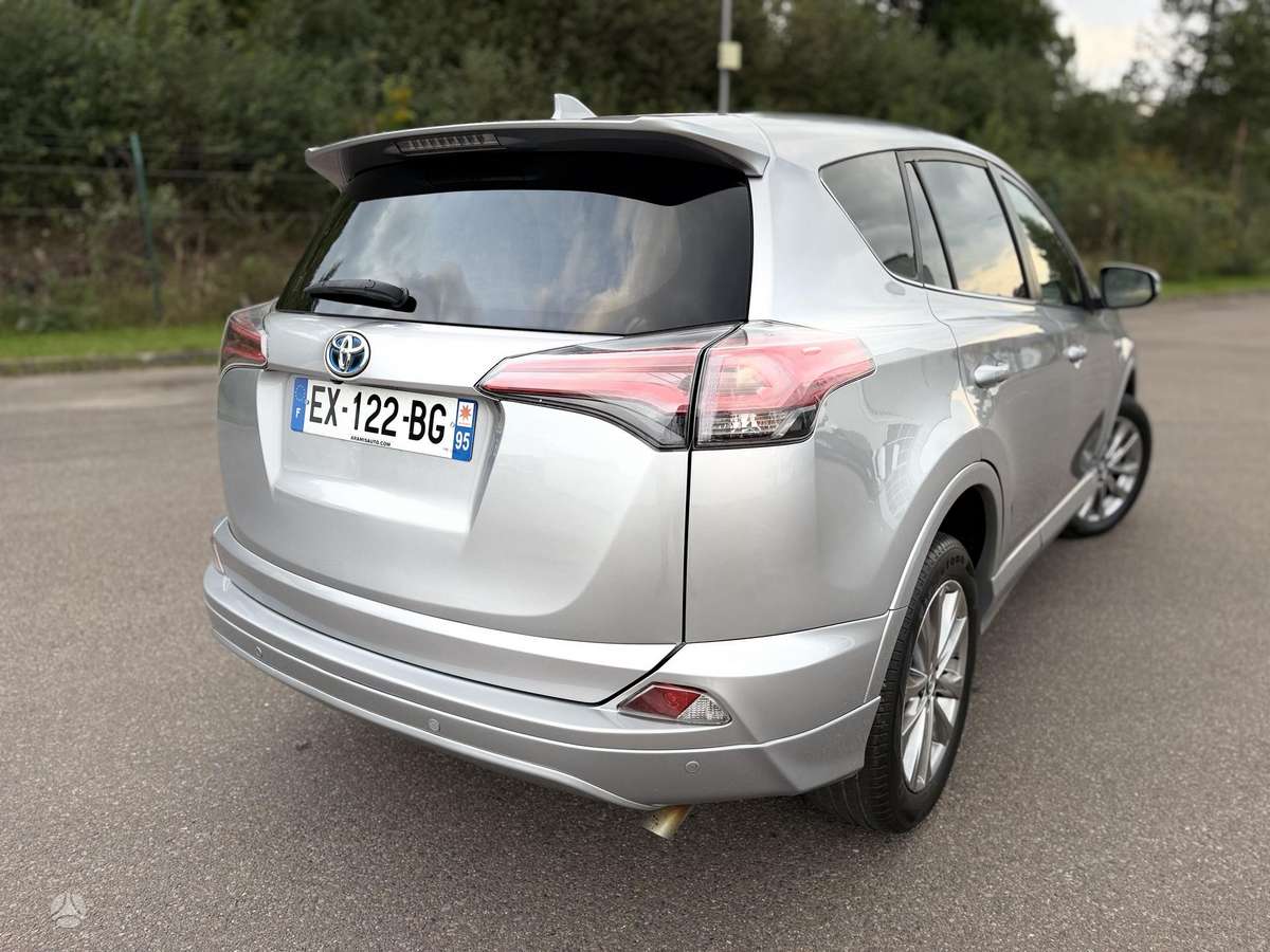 Toyota RAV4 - 6