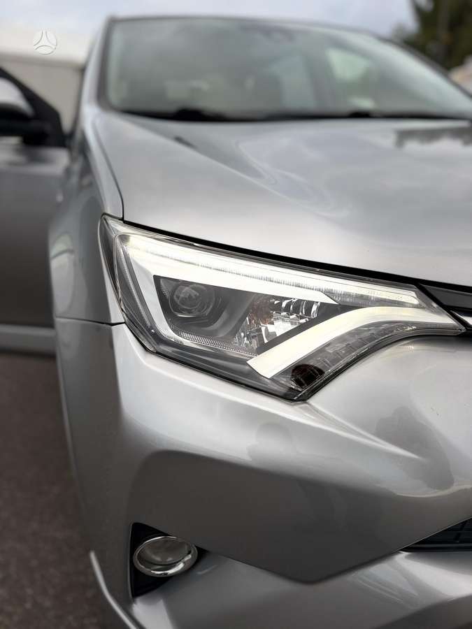 Toyota RAV4 - 9