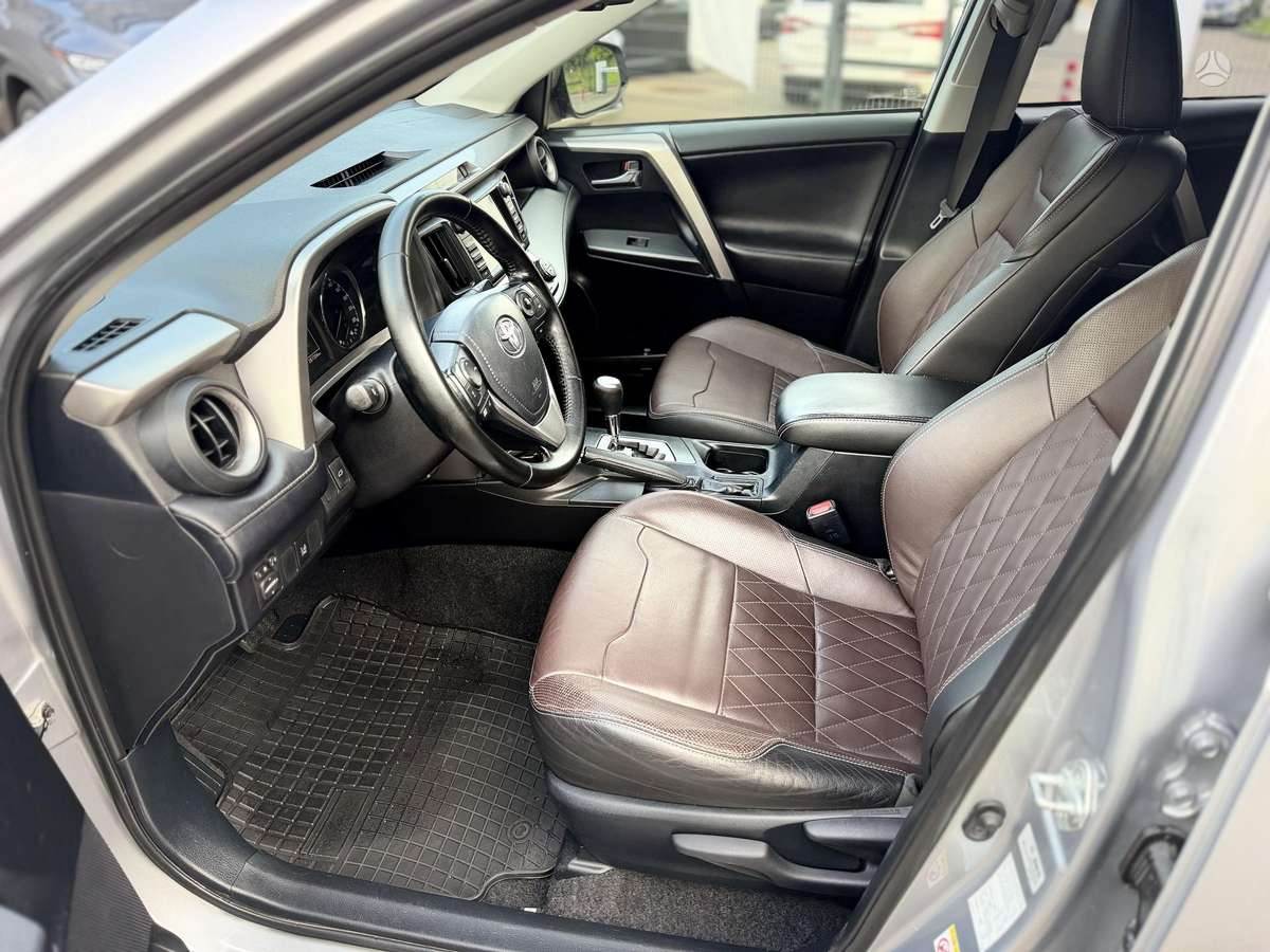 Toyota RAV4 - 11
